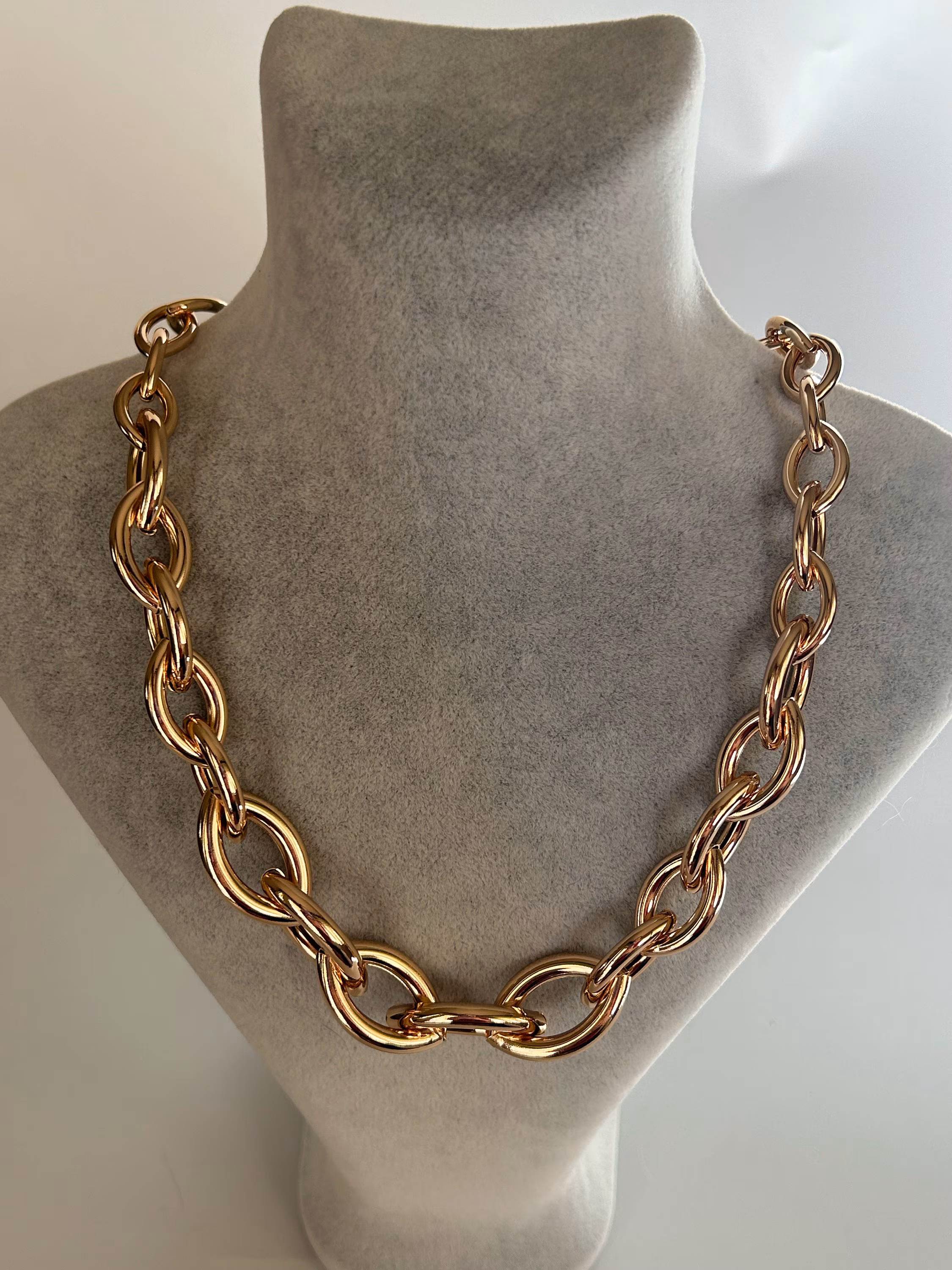 Chunky Gold Chain Necklace • Bold Oval Link Statement Choker • Modern Vintage Style Women Jewelry